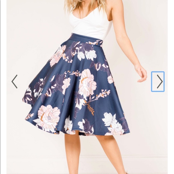 SHOWPO SKIRT BUNDLE - Picture 2 of 4